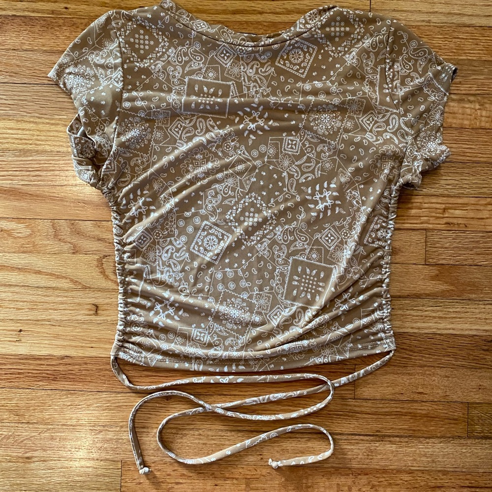 Medium brown bandana top!
